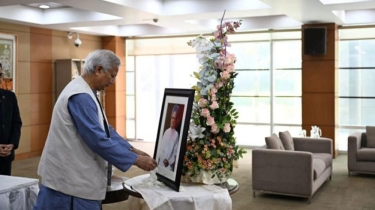 মনমোহন সিংয়ের প্রতি শ্রদ্ধা জানাতে ভারতীয় হাইকমিশনে প্রধান উপদেষ্টা