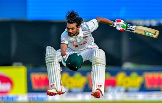 দেড় বছর পর টেস্ট সেঞ্চুরির দেখা পেলেন শান্ত