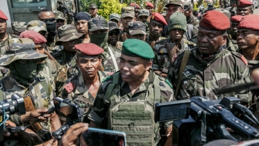 মাদাগাস্কারের ক্ষমতা দখল করল সেনাবাহিনী