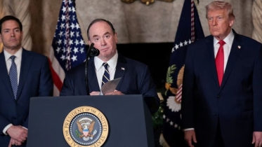 যুক্তরাষ্ট্রের নৌসচিব জন ফেলানের নাটকীয় বিদায়: স্থলাভিষিক্ত হচ্ছেন হাং কাও